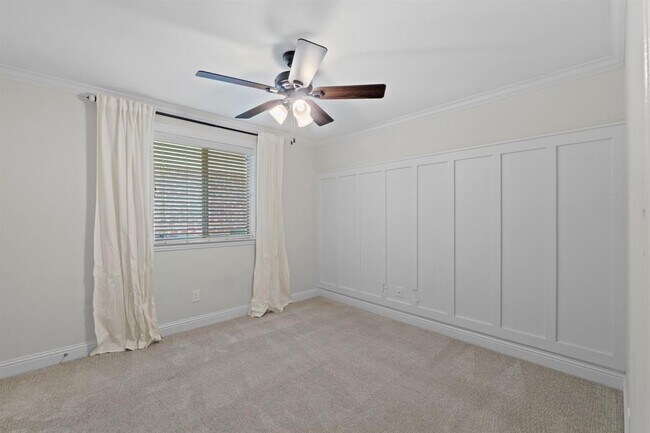 Building Photo - 309 Creek Ridge Ln