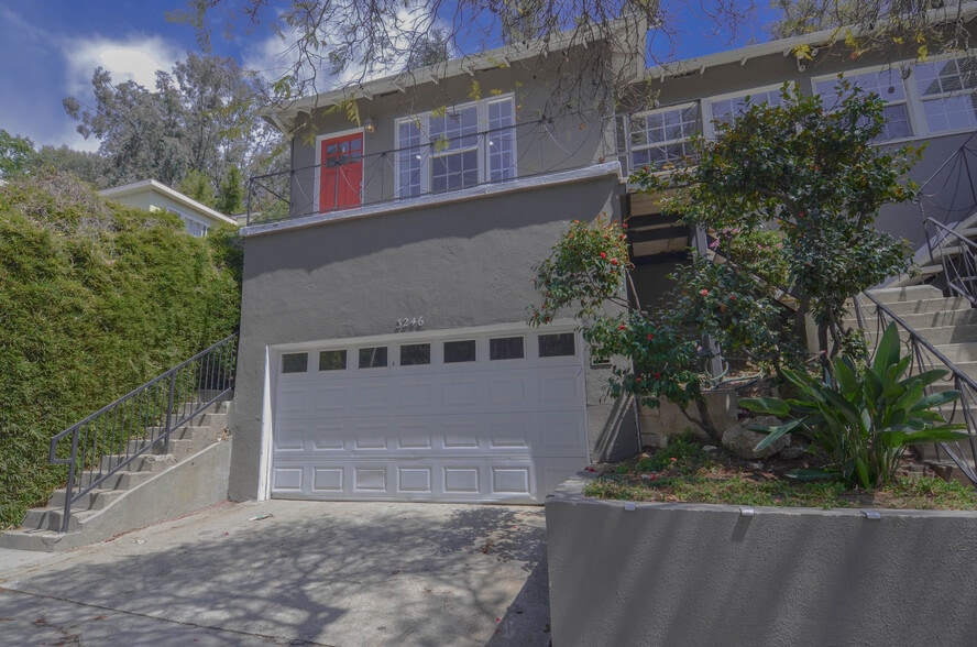 Building Photo - 3246 Barham Blvd