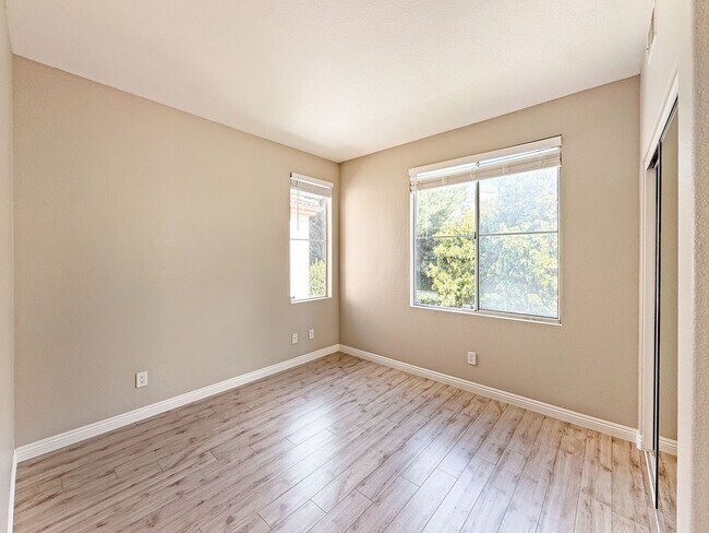 Building Photo - SD: Spacious 3BD/3BA Home in University City with Community Pool, Backyard Patio & 2-Car Garage