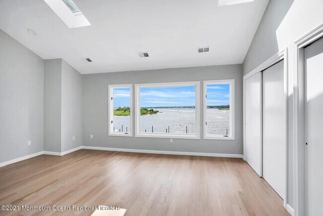 Building Photo - 1332 Ocean Ave