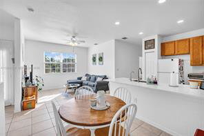 Building Photo - 2981 Crestwood Ter