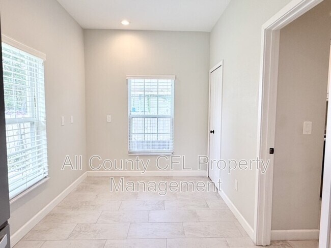 Building Photo - 2408 Corrine Dr