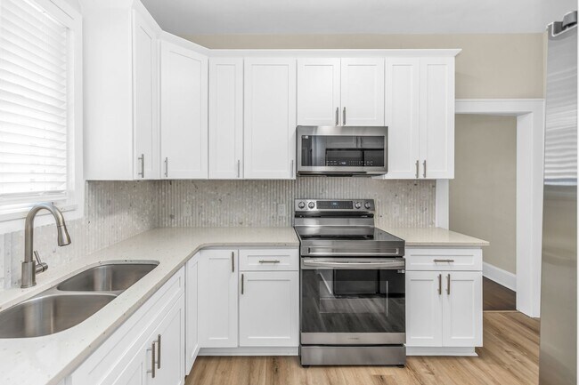 Building Photo - 3/2 single family home in Historic Eola Heights district!