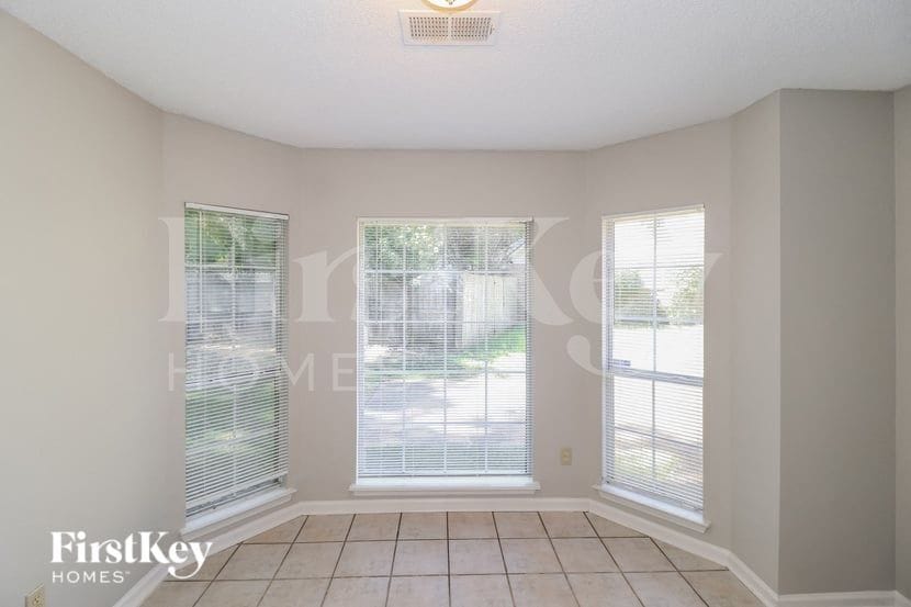 Building Photo - 5659 Blackburg Dr