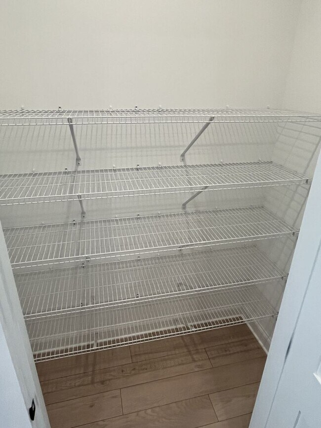 Building Photo - Brand New 2 Bed Condo in Cornelius