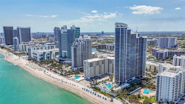 Building Photo - 3101 S Ocean Dr