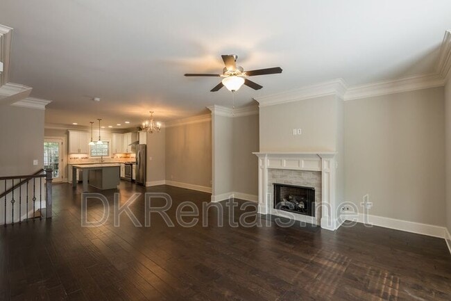 Building Photo - 921 Hickory Leaf Ct SE