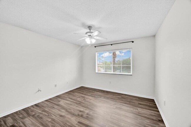 Building Photo - 3732 NW Adriatic Ln