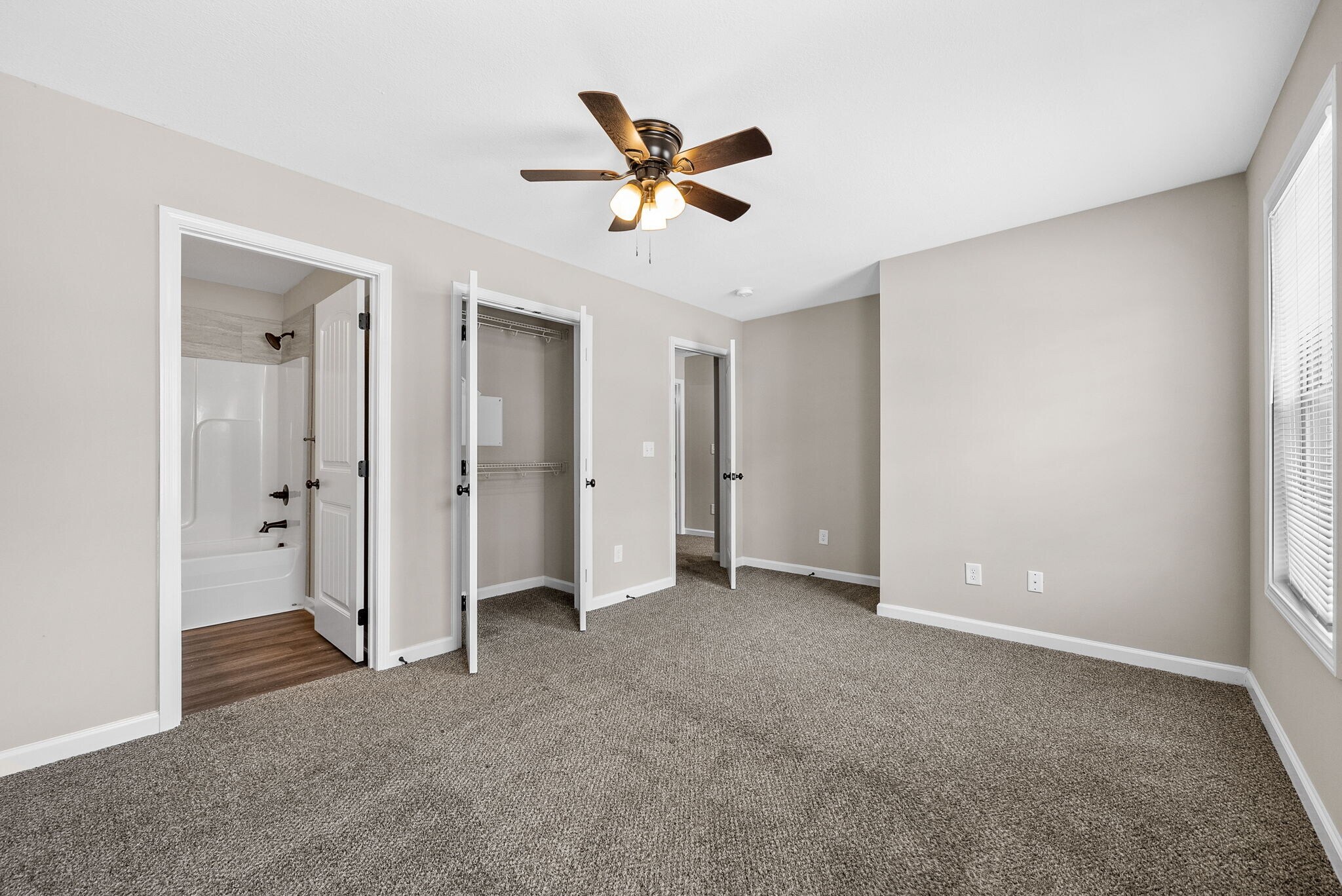 Building Photo - 428 Glenstone Springs Dr