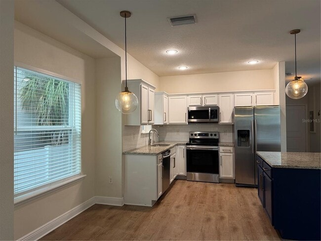 Building Photo - 1736 W Walnut St