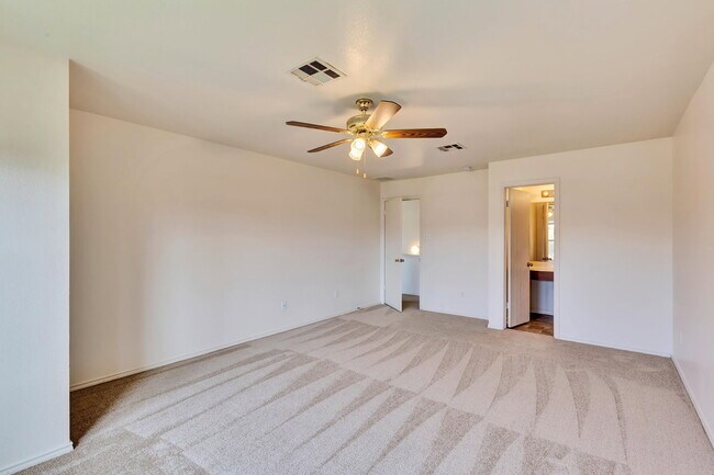Building Photo - 5204 Bahan Dr