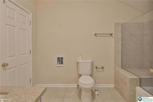 Building Photo - 2811 Kingsview Ave