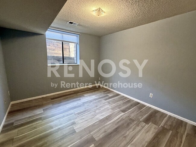 Building Photo - Your new 3 Bed 2 Bath home is waiting for you on Trenton St.