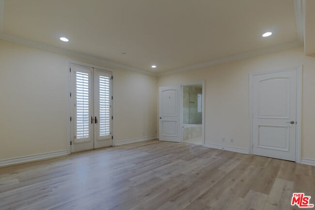 Building Photo - 132 Crescent Dr