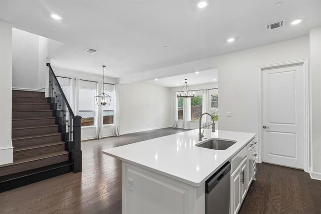 Building Photo - 5208 Watusi Bend