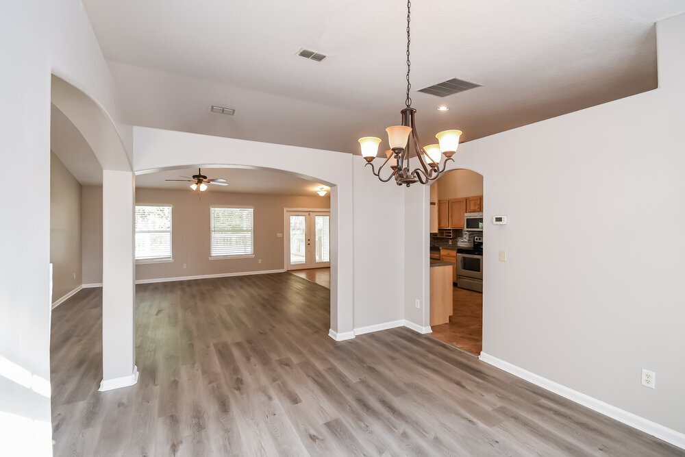 Building Photo - 1299 Summit Oaks Dr E