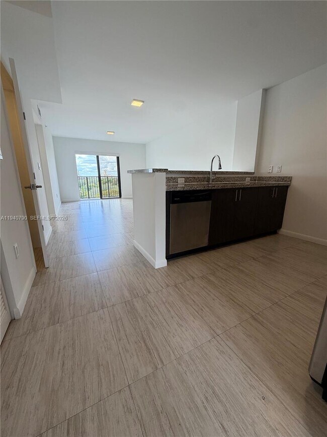 Building Photo - 1801 SW 32nd Ave