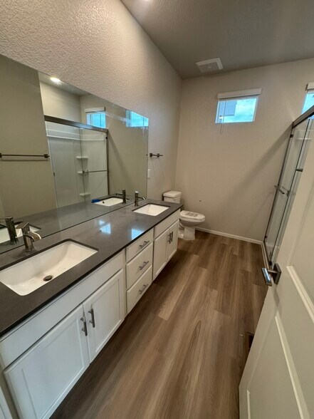 Building Photo - 1811 Bounty Dr
