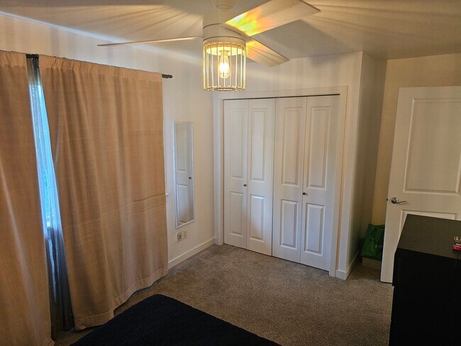 Building Photo - 2 Bed Condo by Tacoma General Hospital!