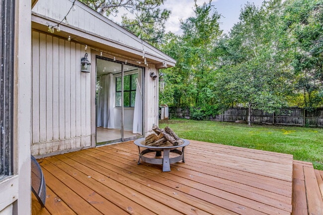 Building Photo - 2241 Prytania Cir