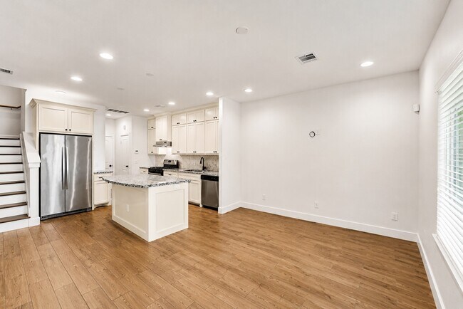 Building Photo - 3605 Billingsley St