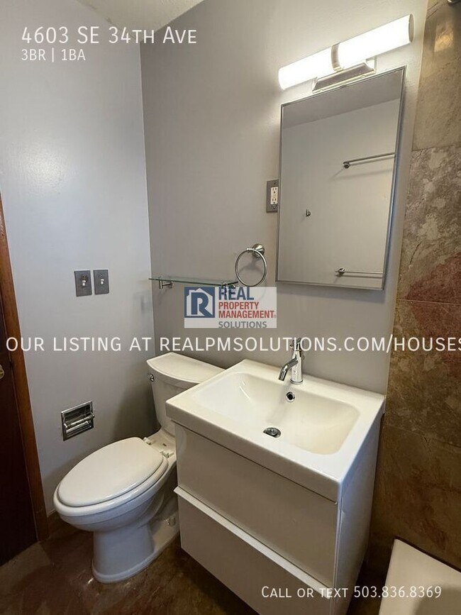 Building Photo - 4603 SE 34th Ave