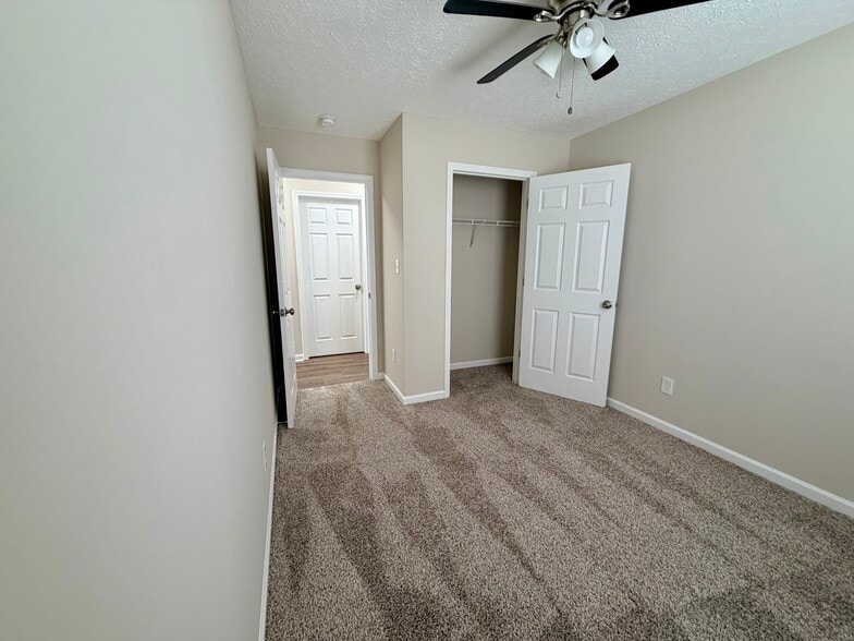 Building Photo - 319 Sandy Ct