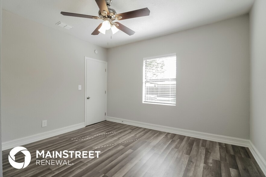 Building Photo - 4118 Minoso St