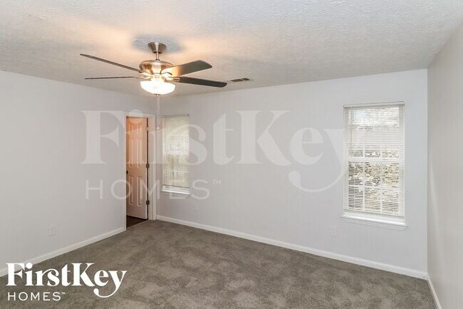 Building Photo - 1811 River Rock Trail
