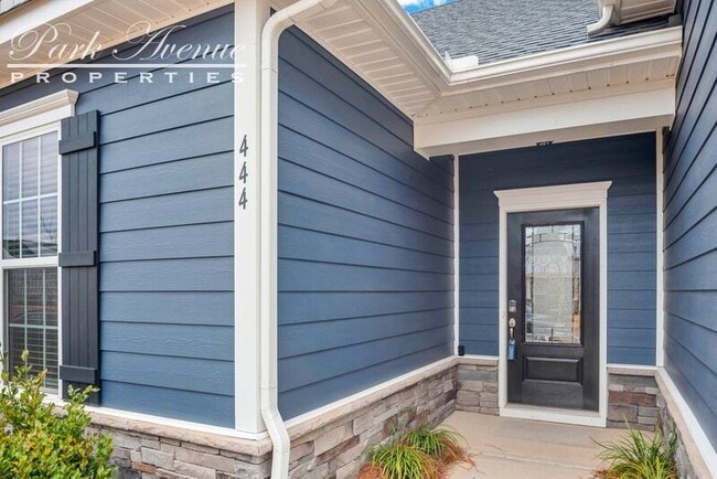 Building Photo - 444 Trillium Way