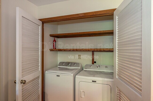 Building Photo - 425 Ansley St