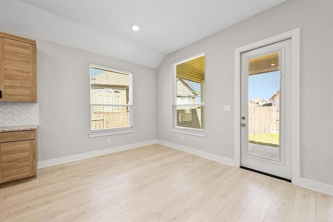 Building Photo - 475 Gamble Dr