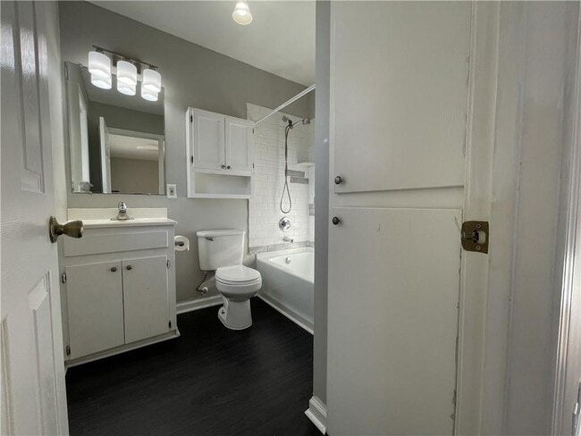 Building Photo - 3492 Point View Cir