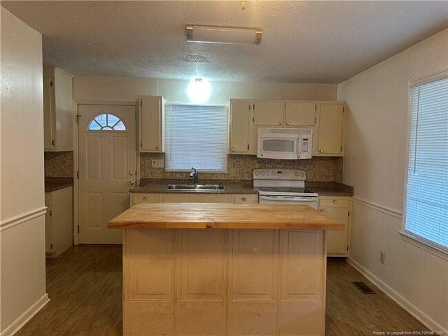 Building Photo - 217 Cecil Ave