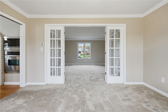 Building Photo - 8221 Clarence Ln N