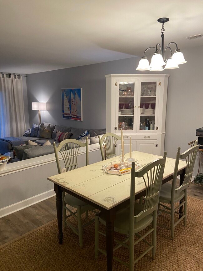 Dinning area - 300 E Park Ave