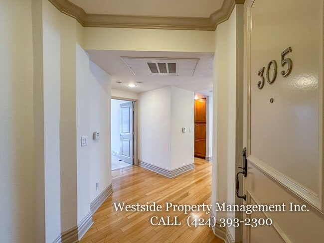 Building Photo - 1337 Wellesley Ave