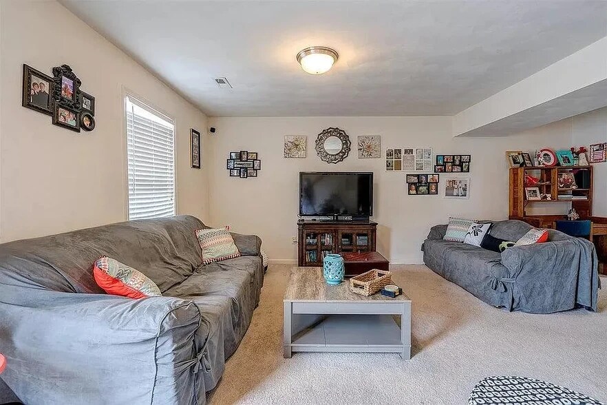 Building Photo - 6767 Woodcreeper Drive