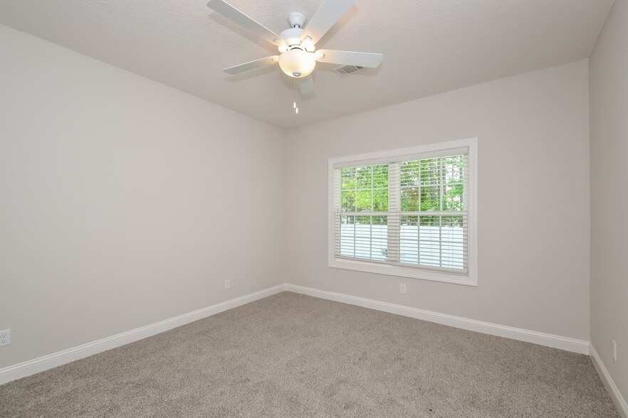 Building Photo - 1151 Walker Point Way