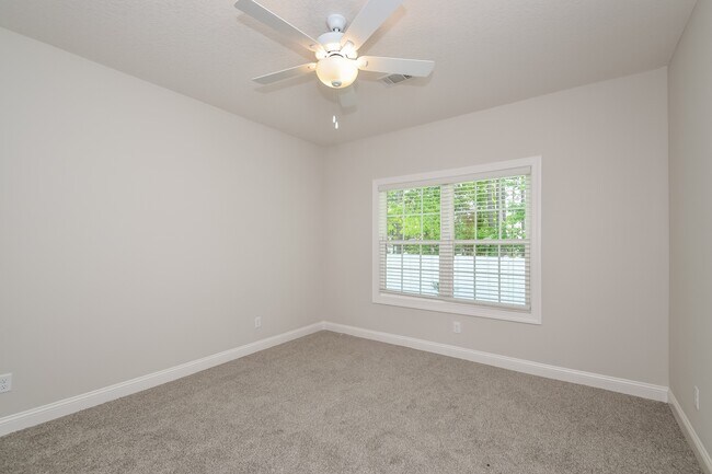 Building Photo - 2029 Silo St