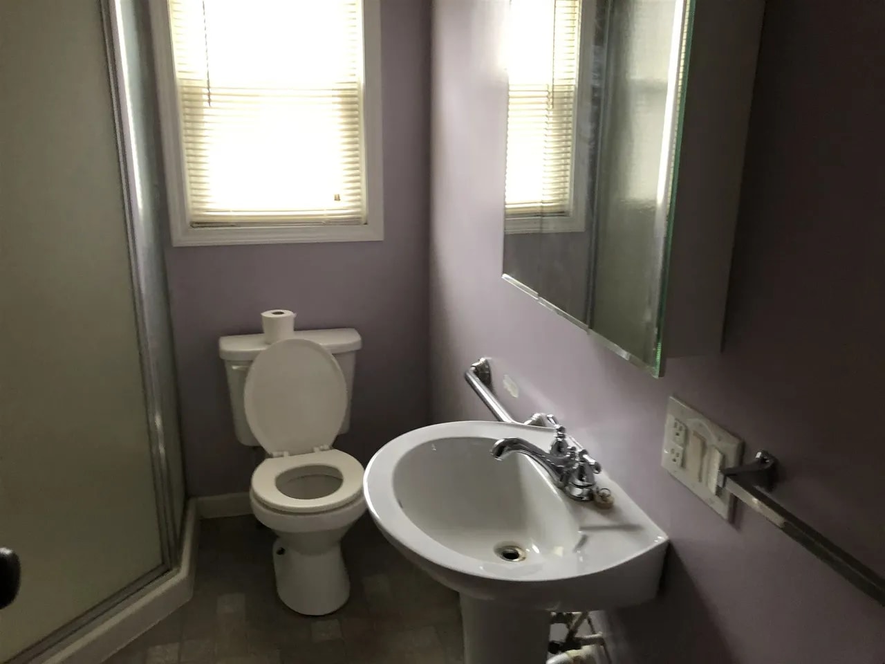 Building Photo - 209 N G St