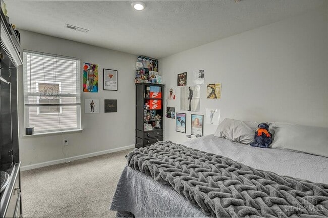 Building Photo - 111 River Hts Dr