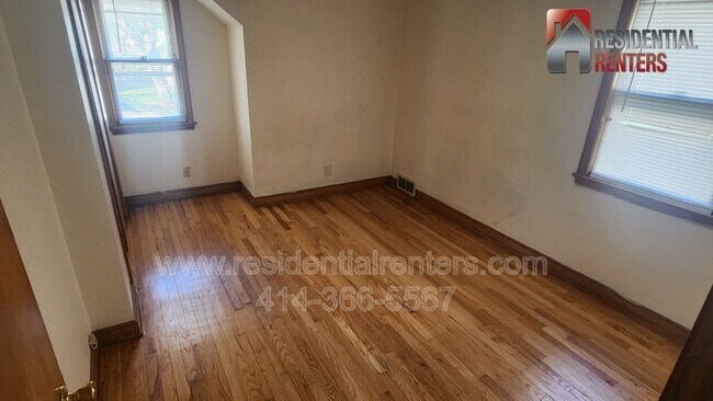 Building Photo - 5435A N 40th St