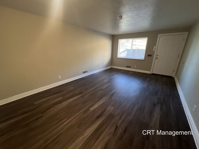 Building Photo - Freshly Updated 3-Bedroom, 1-Bathroom