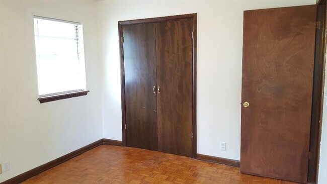 Building Photo - 1508 Southern Heights Ave