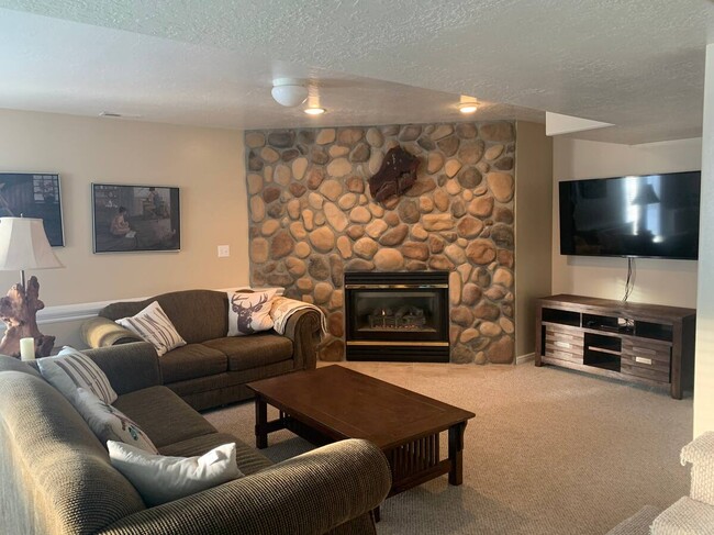 Building Photo - 4741 E Patio Spgs Cir