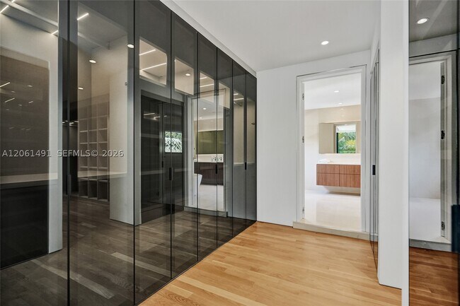 Building Photo - 240 Ocean