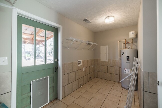 Building Photo - 6301 High Shoals Rd