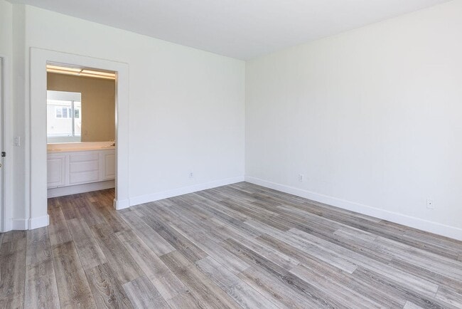 Building Photo - Quiet Carmel Valley Condo For Rent!