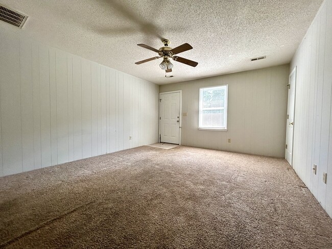 Building Photo - 4701 Grassy Creek Rd